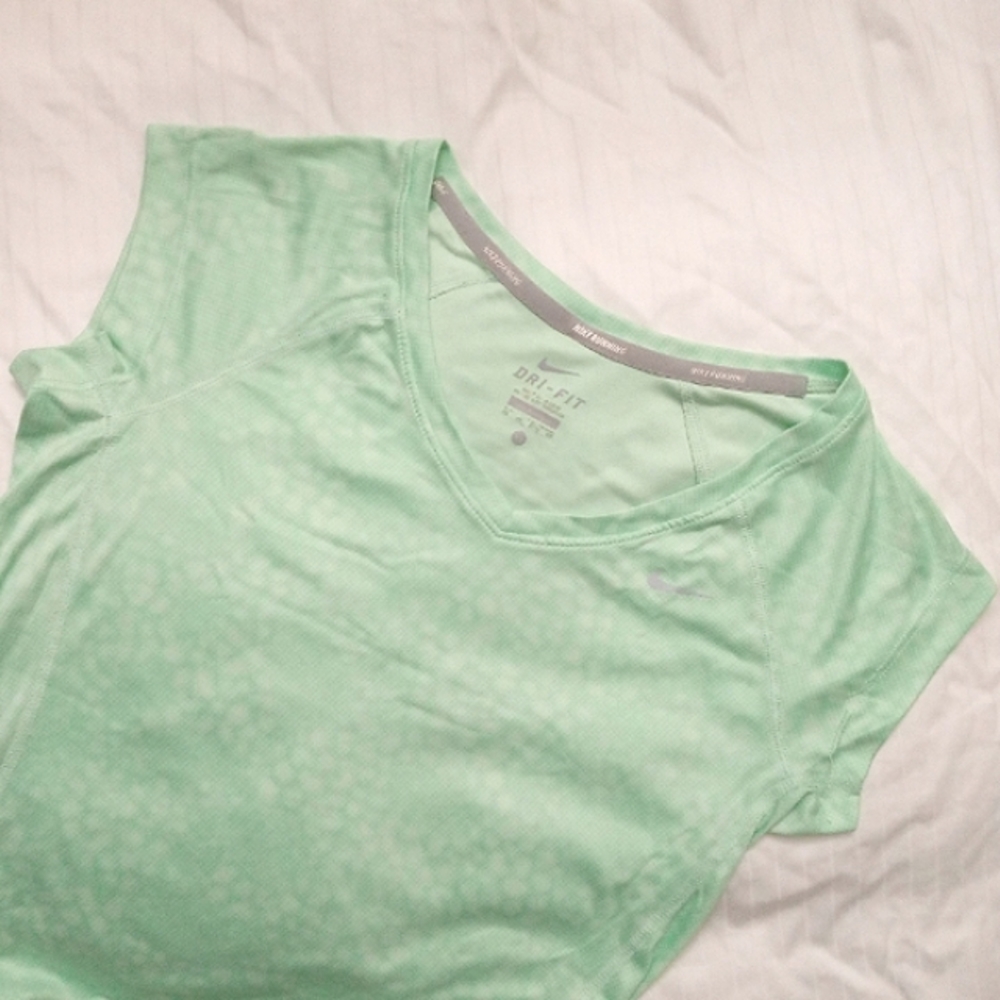 NIKE Dri-FIT Miler Light Green Shirt